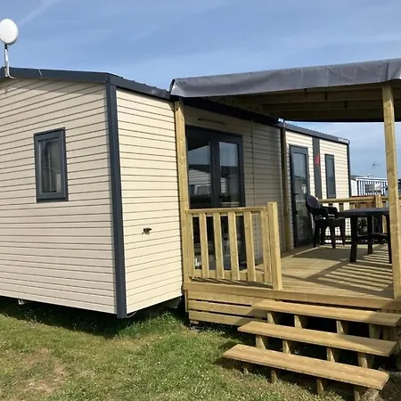 Zecamping 3 Etoiles Restaurant Et Aire De Jeux Proche Ocean 3*