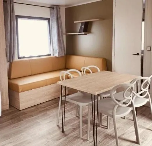 Zecamping 3 Etoiles Restaurant Et Aire De Jeux Proche Ocean キャンプ場 Quinéville